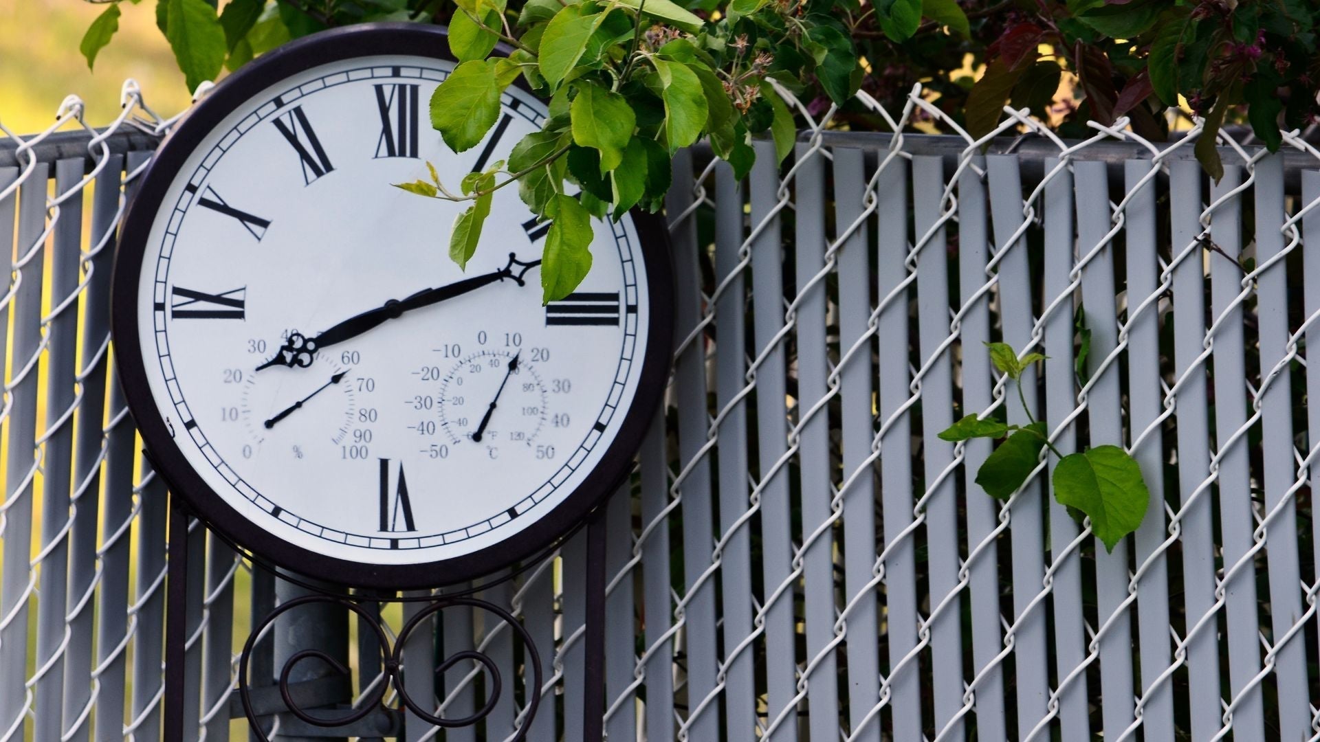 Peut-on mettre une horloge d’intérieur à l’extérieur ?